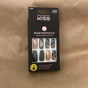 Masterpiece ONE-OF-A-KIND LUXE MANI, features black matte, gold glitter/jewels.